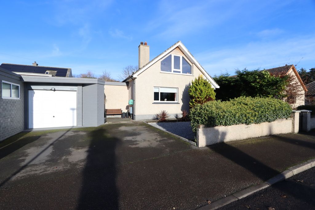 3 bed detached house for sale in Miller Avenue, Wick KW1, £260,000