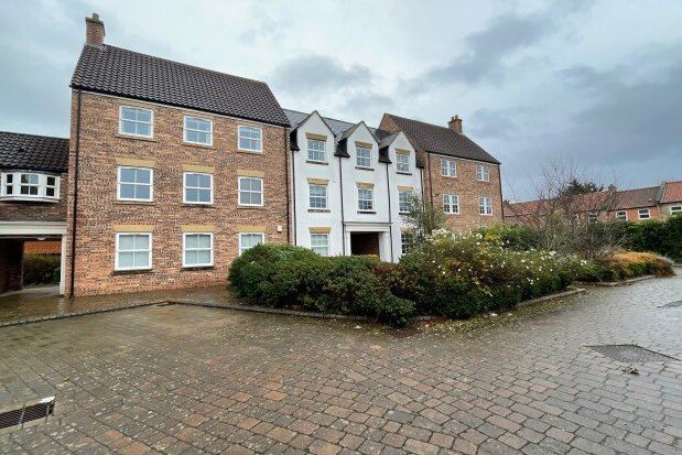 2 bed flat to rent in Brunel House, Yarm TS15, £975 pcm