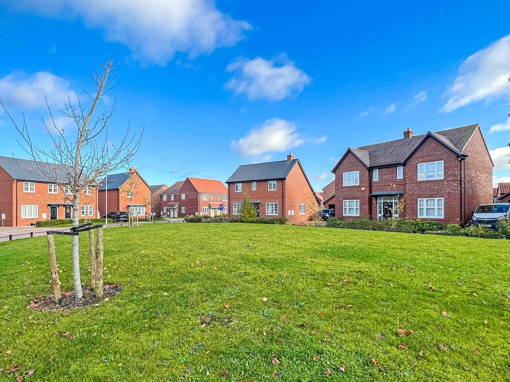 4 bed detached house for sale in Hurrell Close, Halstead, Halstead CO9, £485,000