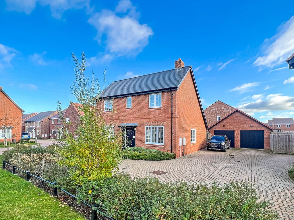 4 bed detached house for sale in Hurrell Close, Halstead, Halstead CO9, £485,000