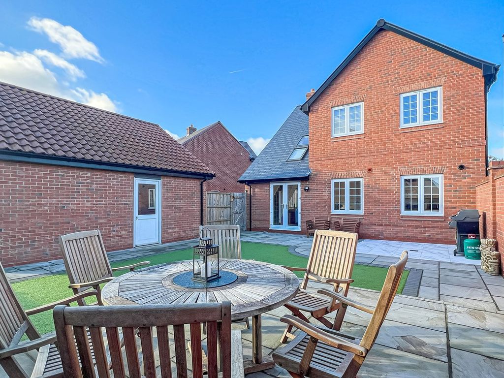 4 bed detached house for sale in Hurrell Close, Halstead, Halstead CO9, £485,000