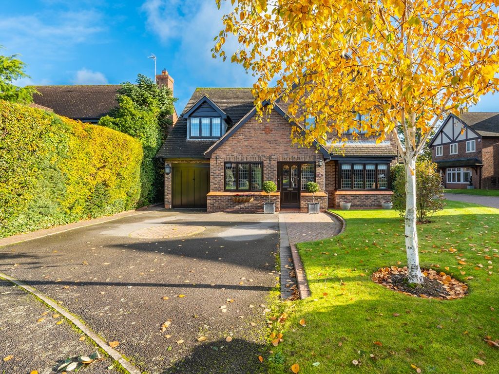 4 bed detached house for sale in Brightwell Crescent, Dorridge B93, £895,000