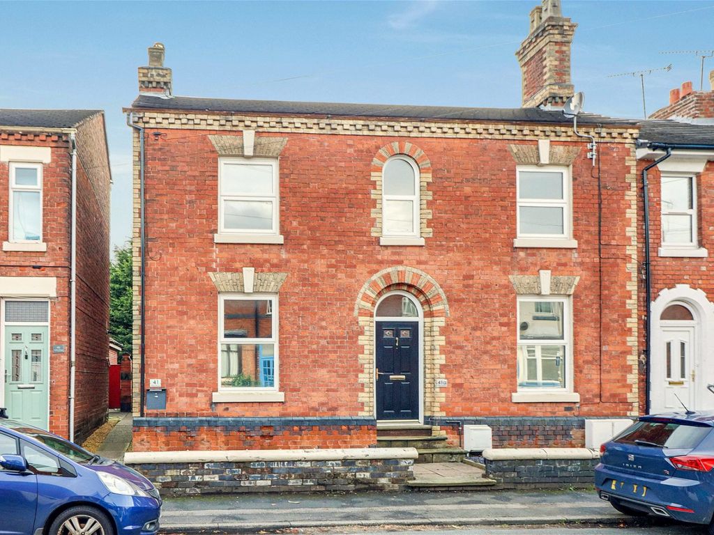 2 bed flat for sale in Talbot Road, Stafford ST17, £165,000