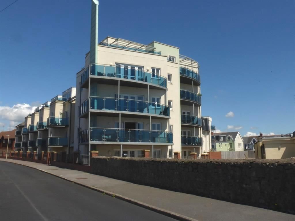 2 bed flat for sale in Picton Avenue, Porthcawl CF36, £330,000