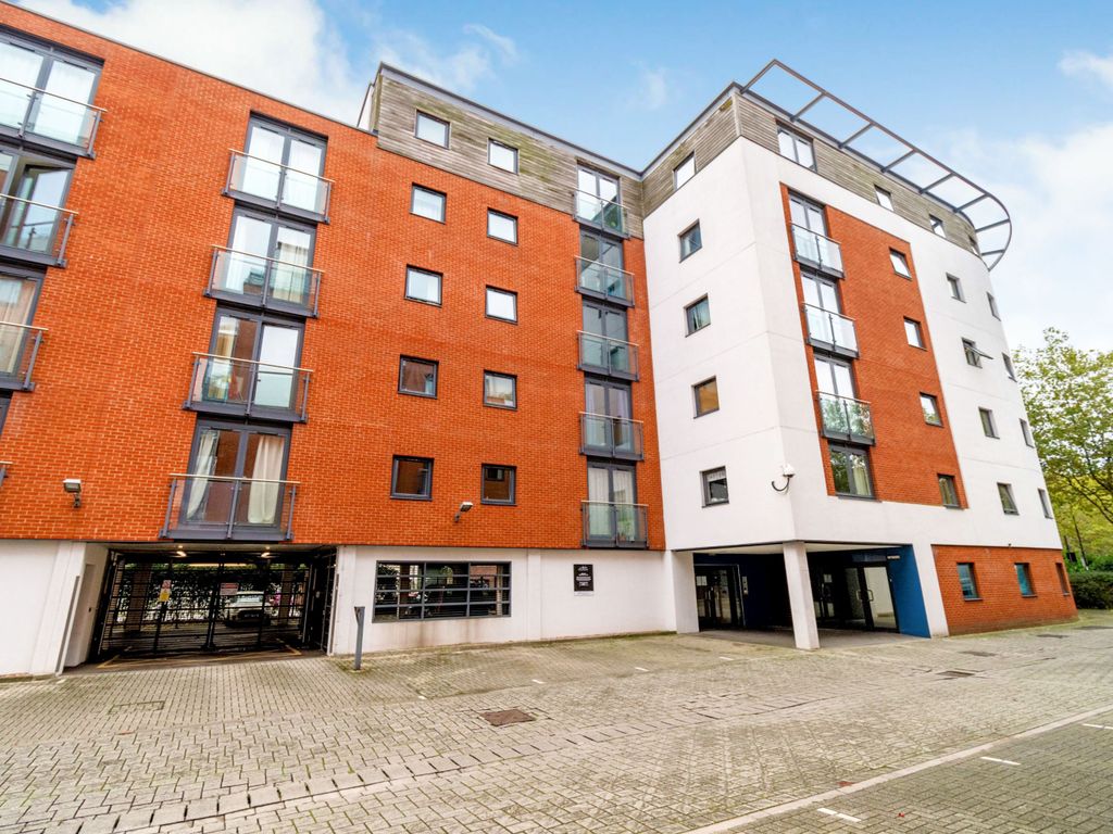 2 bed flat for sale in Channel Way, Ocean Village, Southampton, Hampshire SO14, £210,000