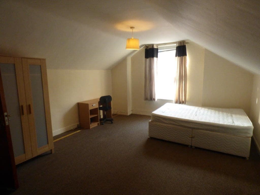 5 bed detached house to rent in Melton Road, West Bridgford, Nottingham NG2, £3,142 pcm