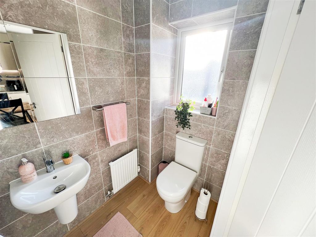 3 bed semi-detached house for sale in Foxglove Drive, Auckley, Doncaster DN9, £190,000