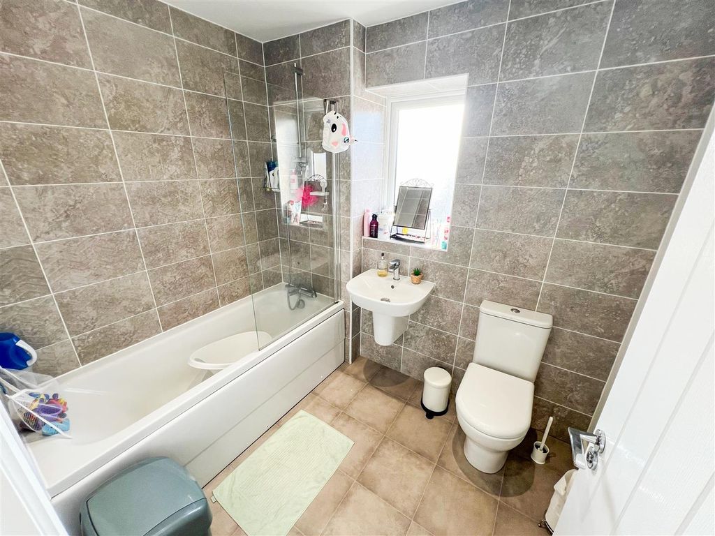 3 bed semi-detached house for sale in Foxglove Drive, Auckley, Doncaster DN9, £190,000