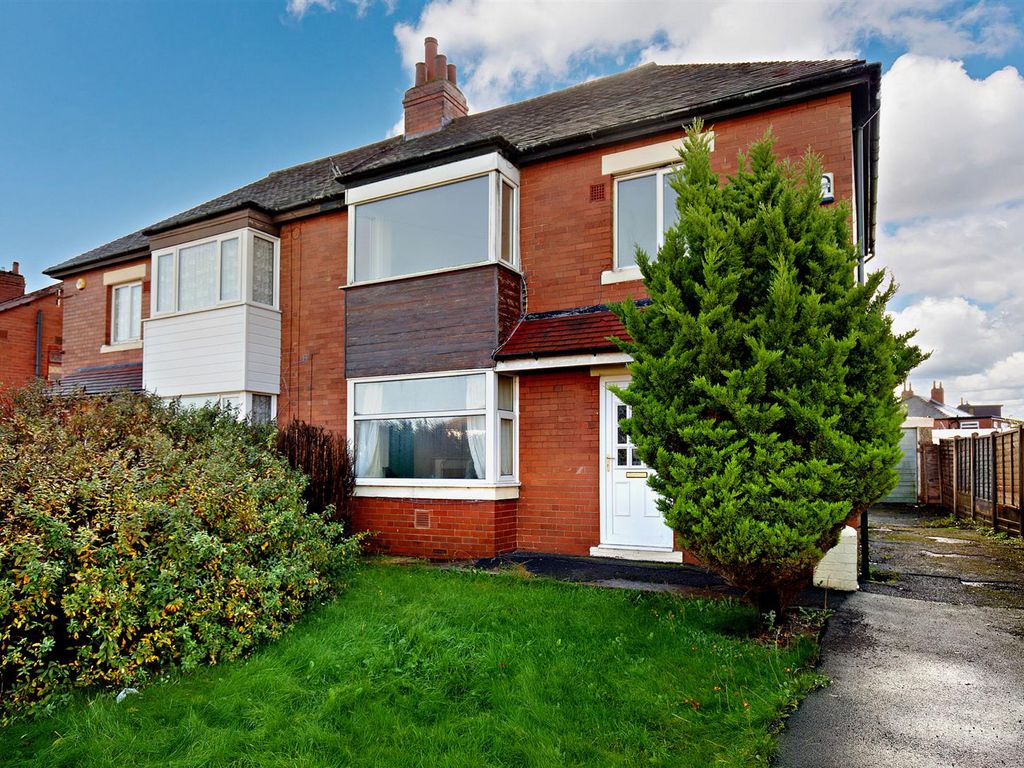 3 bed semi-detached house for sale in The Oval, Leeds LS14, £185,000