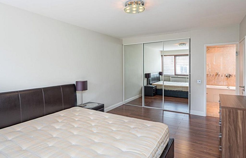 3 bed flat for sale in Loudoun Road, St John
