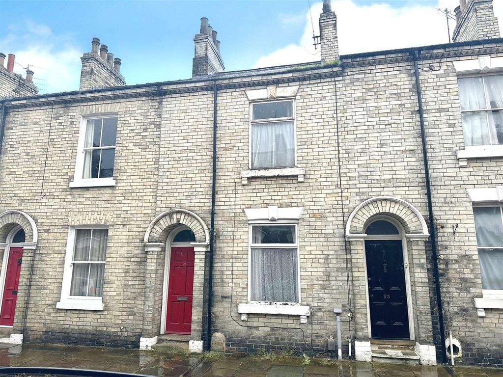 2 bed terraced house for sale in Charlton Street, York YO23, £320,000