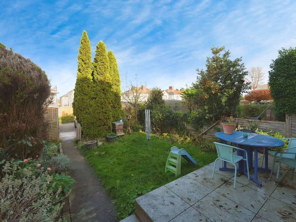 3 bed end terrace house for sale in Chewton Close, Bristol BS16, £375,000