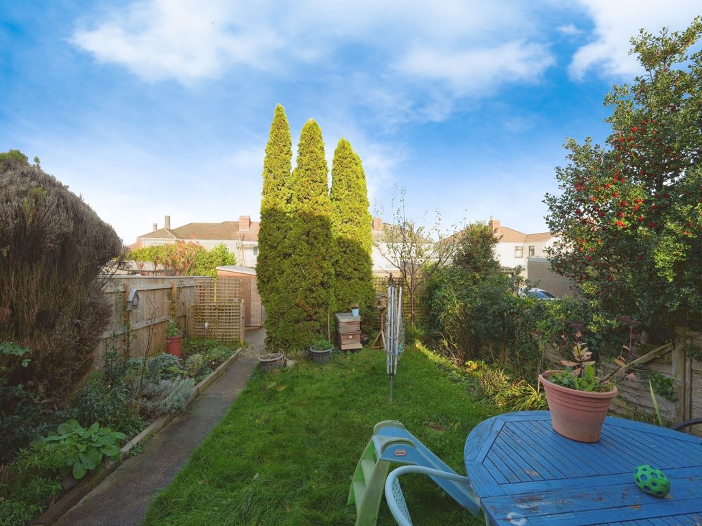 3 bed end terrace house for sale in Chewton Close, Bristol BS16, £375,000