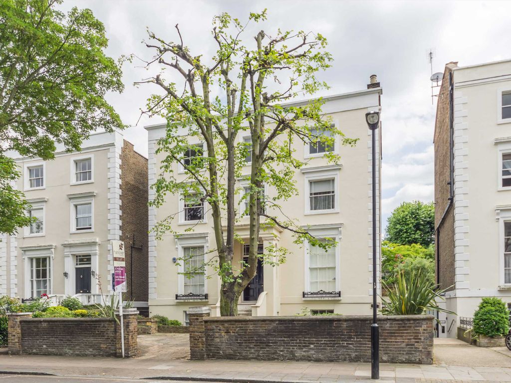 2 bed flat to rent in Carlton Hill, St John