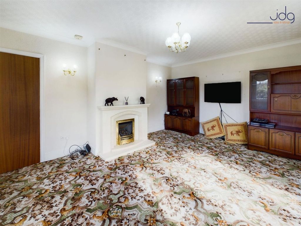 3 bed detached house for sale in High Road, Halton LA2, £355,000