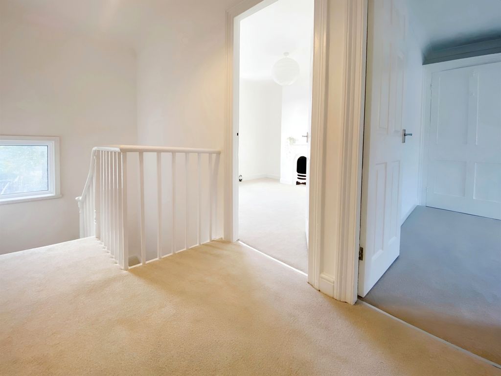 2 bed end terrace house for sale in Fairoak Avenue, Newport NP19, £175,000