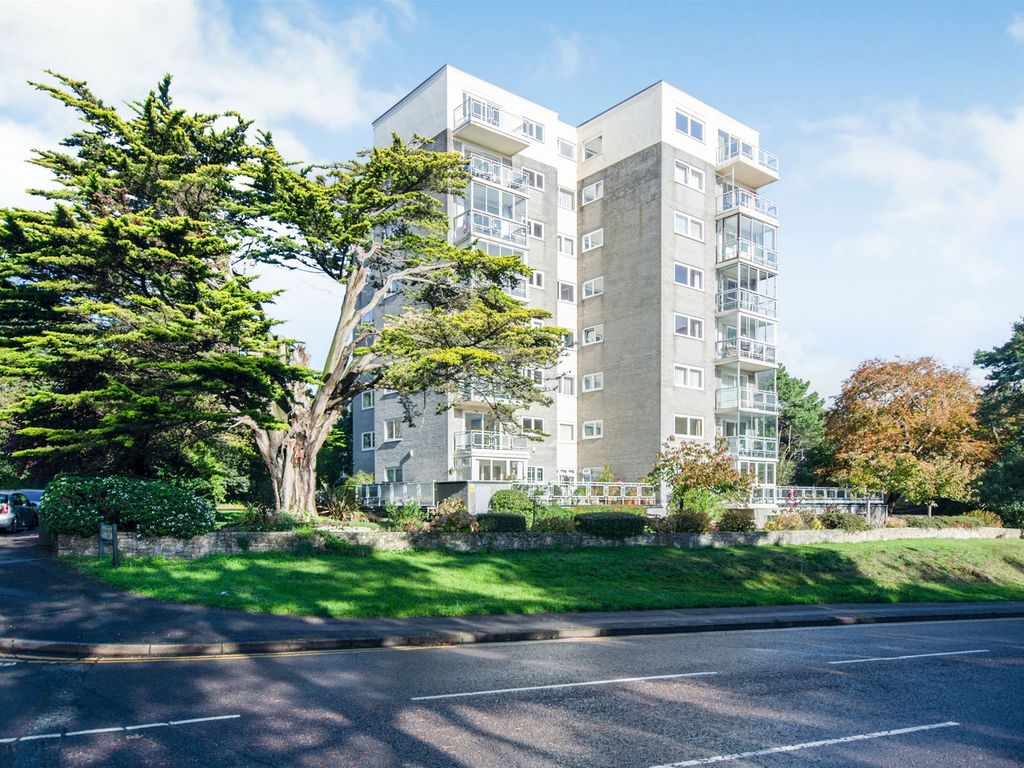 2 bed flat for sale in Chine Crescent Road, Westbourne, Bournemouth BH2, £315,000