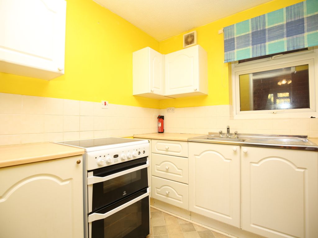 2 bed flat for sale in Long Street, Atherstone CV9, £89,950