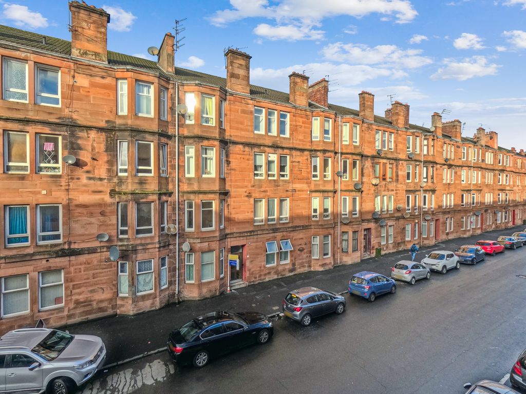 1 bed flat for sale in Niddrie Road, Queens Park, Glasgow G42, £99,000
