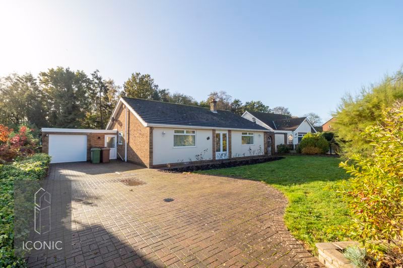 2 bed detached bungalow for sale in Lloyd Road, Taverham, Norwich NR8, £350,000
