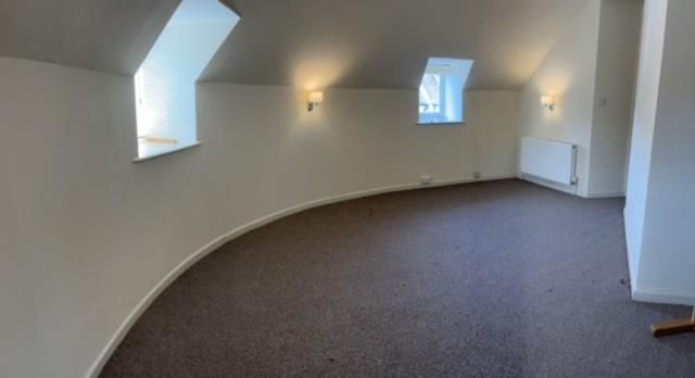 Room to rent in Abington Avenue, Abington, Northampton NN1, £500 pcm