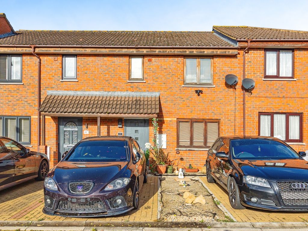 3 bed terraced house for sale in Whites Croft, Leadenhall, Milton Keynes, Buckinghamshire MK6, £75,600