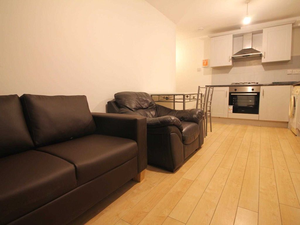 1 bed flat to rent in East Lane, North Wembley HA9, £1,350 pcm