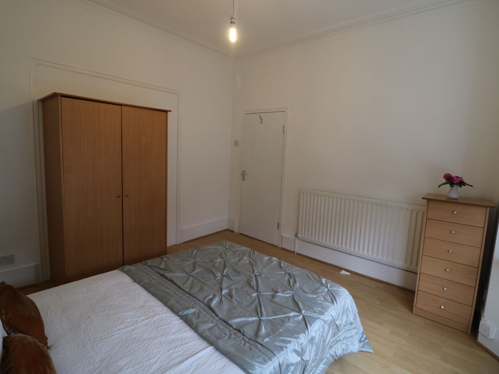 Room to rent in Felday Road, London SE13, £750 pcm