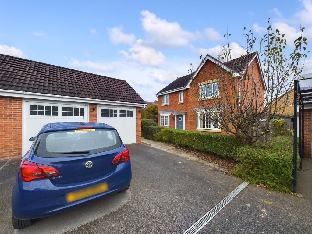 4 bed detached house for sale in Abbots Mews, Selby YO8, £325,000