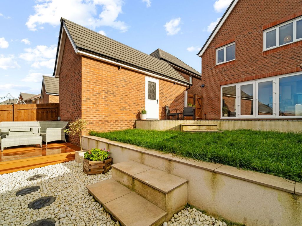 3 bed detached house for sale in Cae Twmpin Road, Llanwern NP18, £350,000
