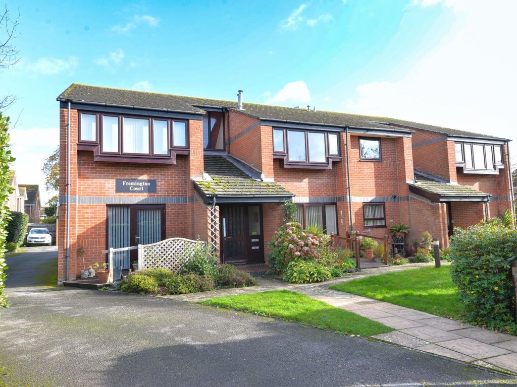 2 bed flat for sale in Fremington Court, New Milton BH25, £249,950