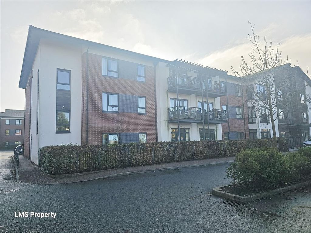 2 bed flat for sale in Hambleton Way, Winsford CW7, £110,000