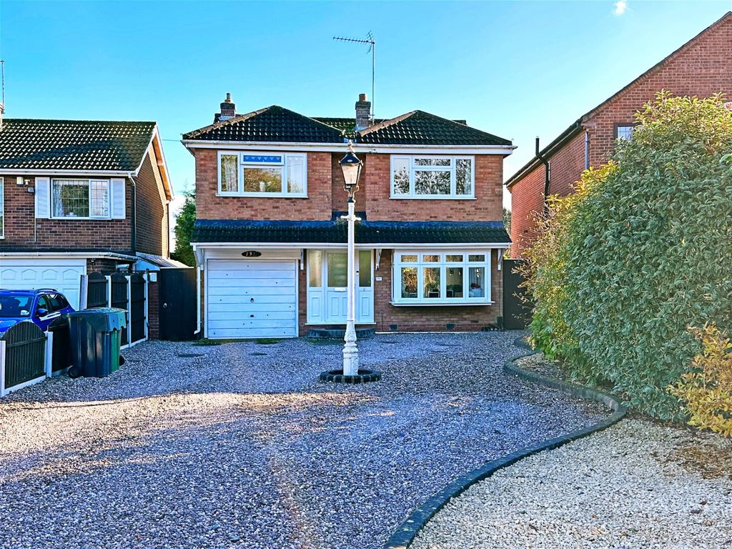 5 bed detached house for sale in Alcester Road, Hollywood B47, £525,000