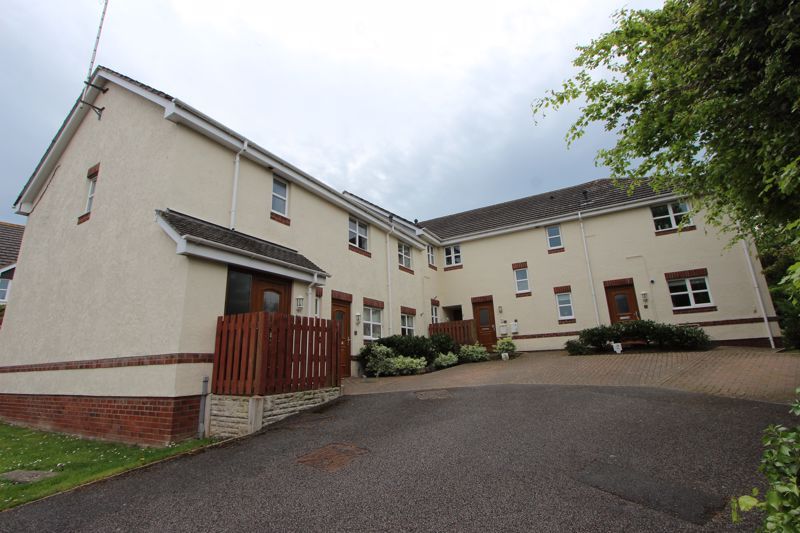 2 bed flat for sale in The Orchard, Rhos On Sea, Colwyn Bay LL28, £159,950