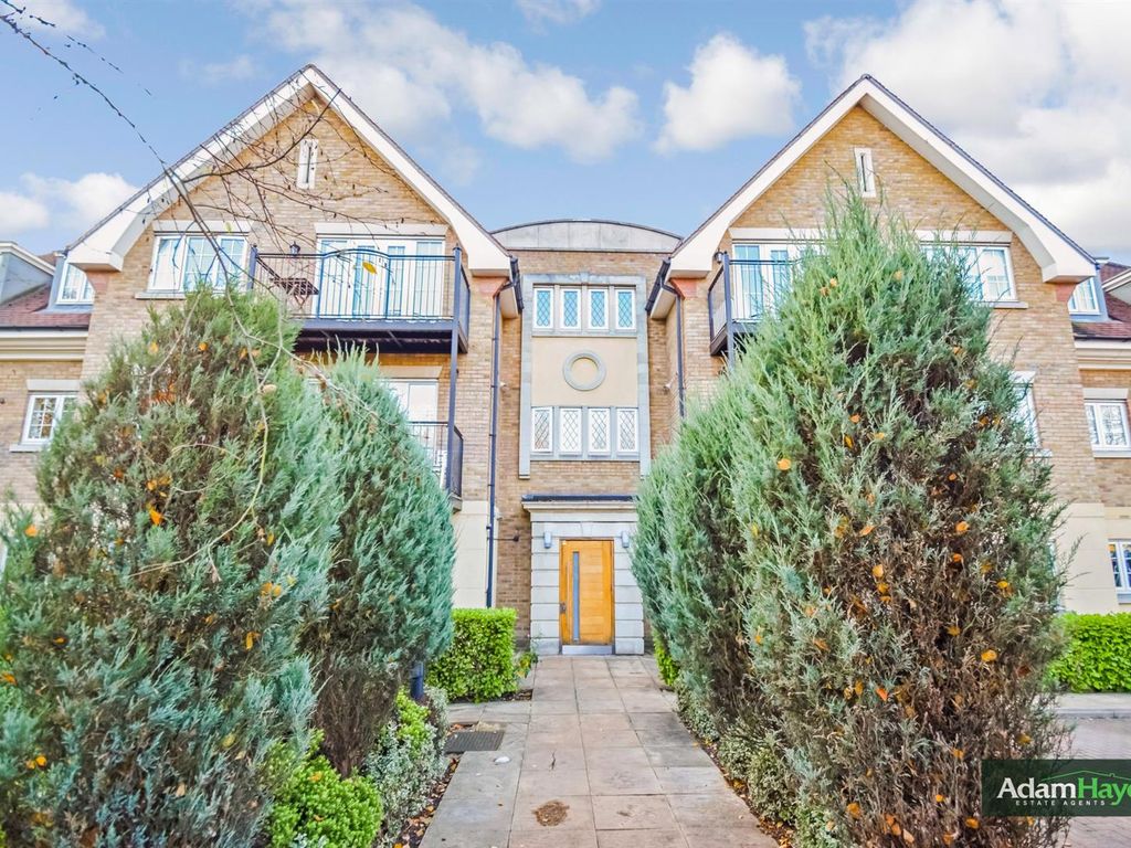 2 bed flat for sale in Holders Hill Road, Mill Hill NW7, £500,000