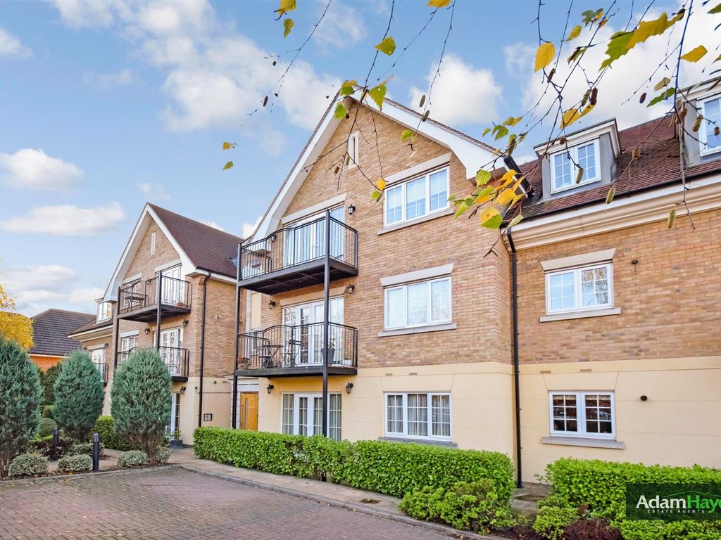 2 bed flat for sale in Holders Hill Road, Mill Hill NW7, £500,000