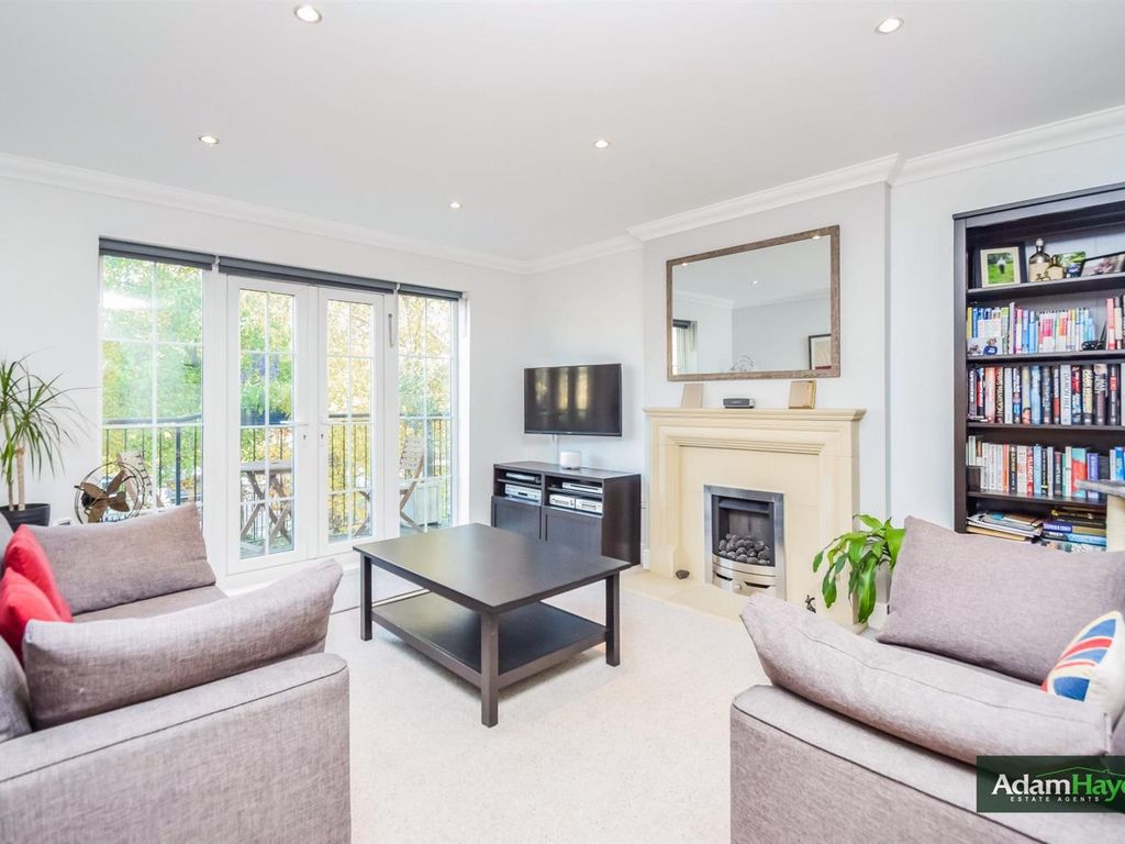 2 bed flat for sale in Holders Hill Road, Mill Hill NW7, £500,000