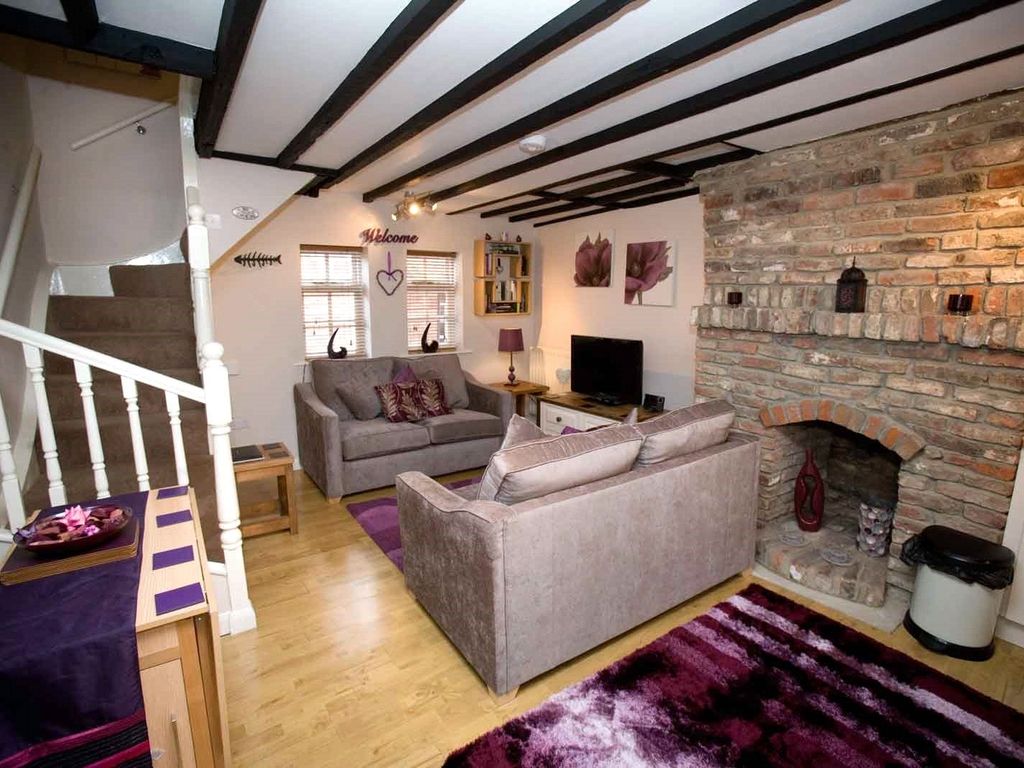 2 bed terraced house for sale in Whitby, North Yorkshire YO21, £199,000