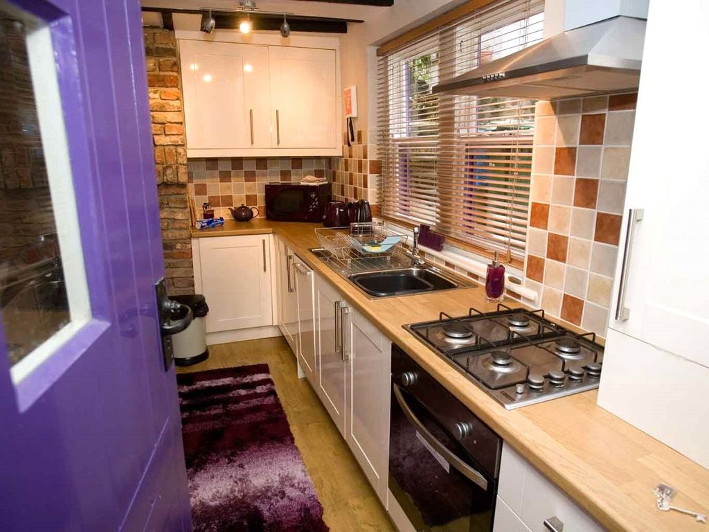 2 bed terraced house for sale in Whitby, North Yorkshire YO21, £199,000