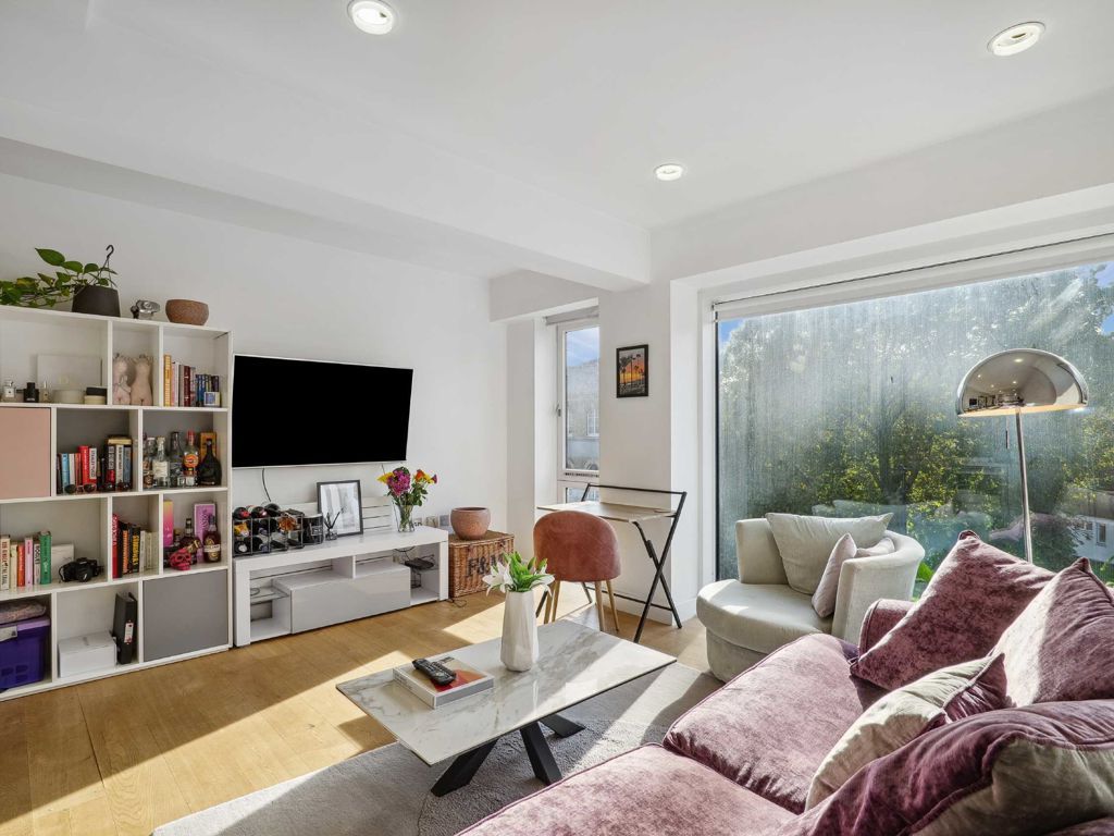 1 bed flat for sale in Grafton Road, London NW5, £475,000
