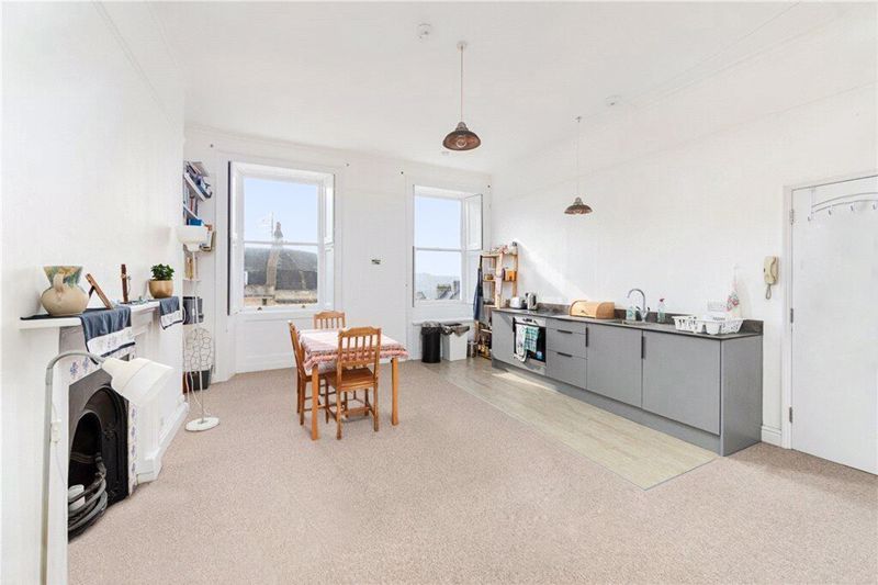 1 bed flat for sale in Portland Place, Bath BA1, £200,000