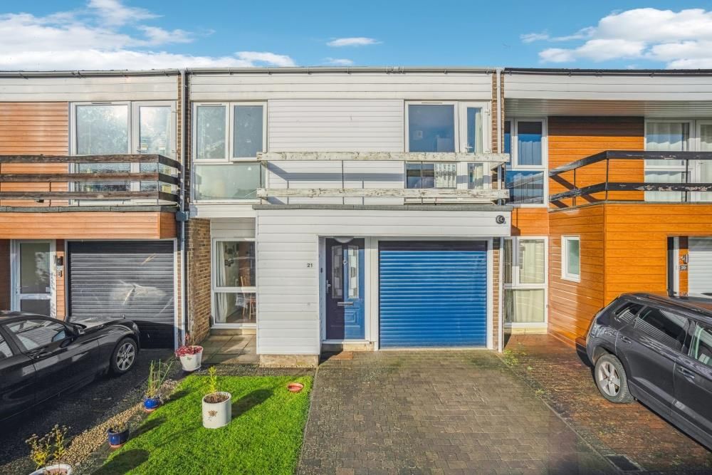 3 bed terraced house for sale in Milton Lawns, Chesham Bois, Amersham, Buckinghamshire HP6, £550,000