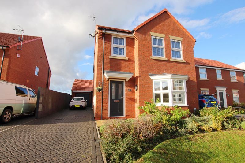 4 bed detached house for sale in Heale Drive, Immingham DN40, £275,000
