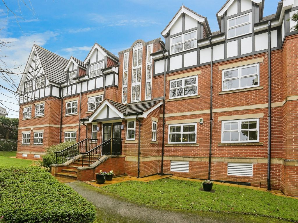 2 bed flat for sale in Cold Bath Road, Harrogate HG2, £325,000
