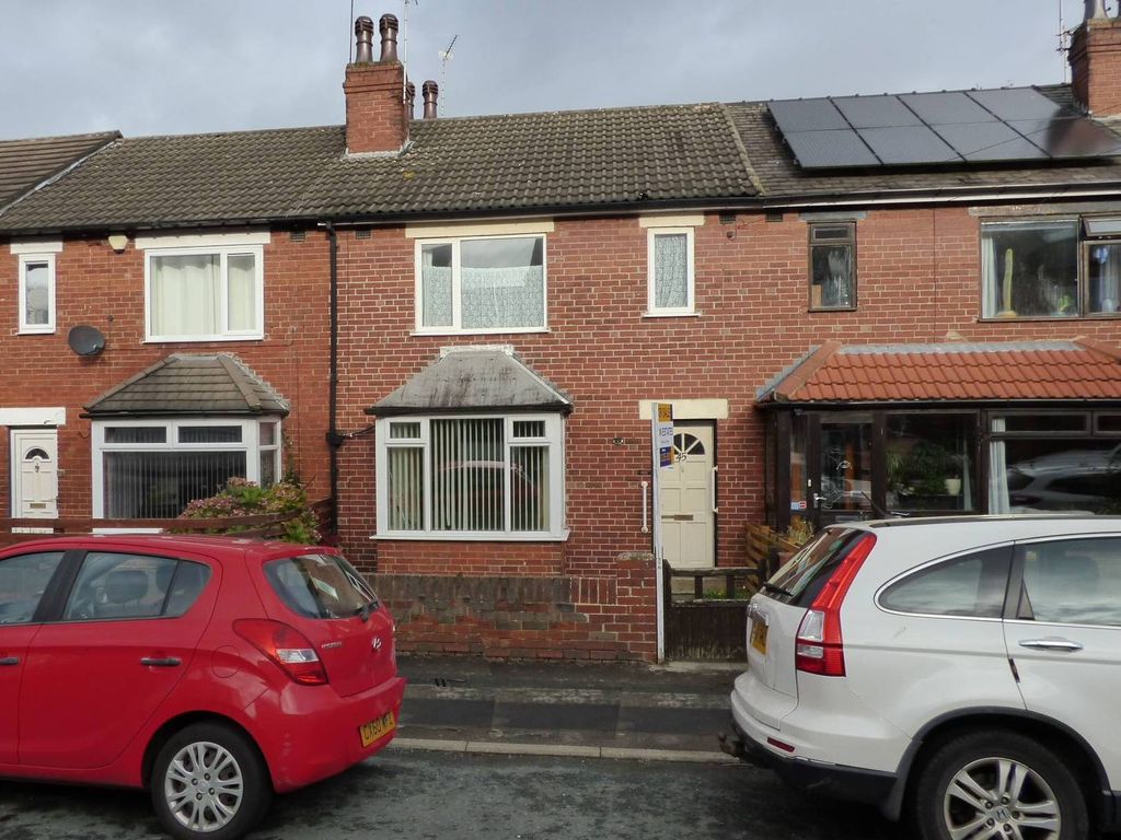 3 bed terraced house for sale in Aston Terrace, Leeds LS13, £139,995