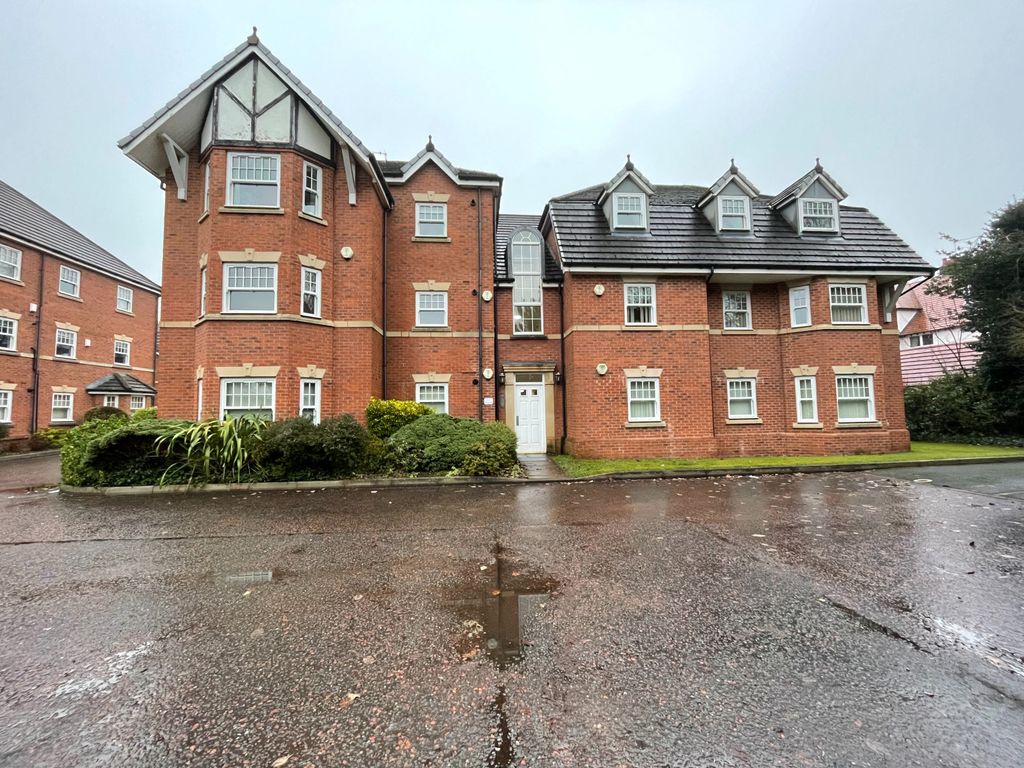 2 bed flat for sale in Howbeck Road, Oxton, Wirral CH43, £160,000