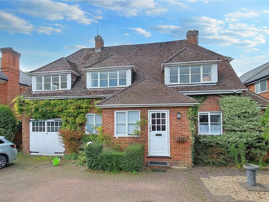 4 bed detached house for sale in Mill Road, Marlow, Buckinghamshire SL7, £2,500,000