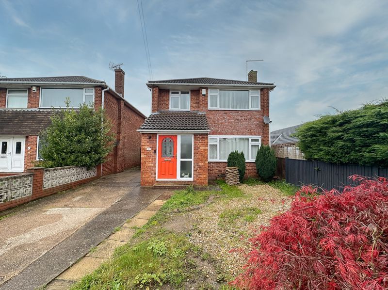 3 bed detached house for sale in Enderby Crescent, Gainsborough DN21, £220,000