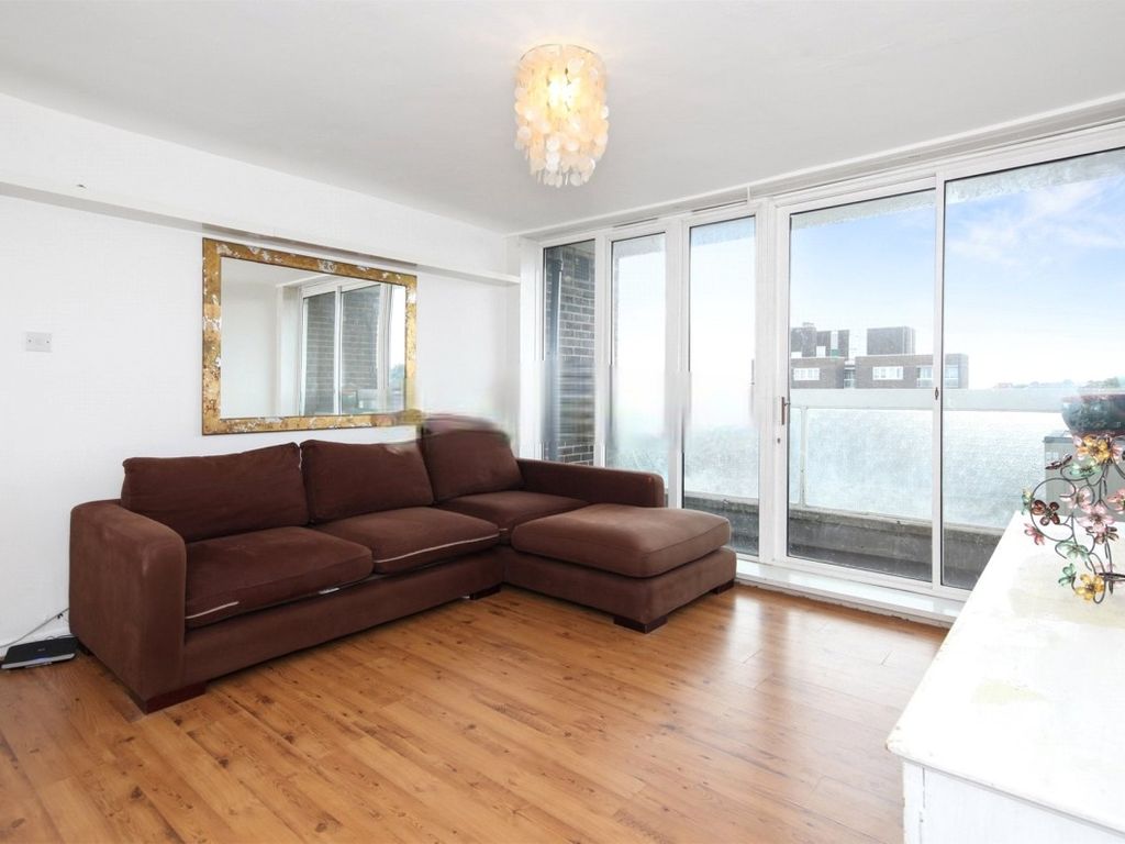 2 bed flat for sale in Fleet Road, London NW3, £425,000