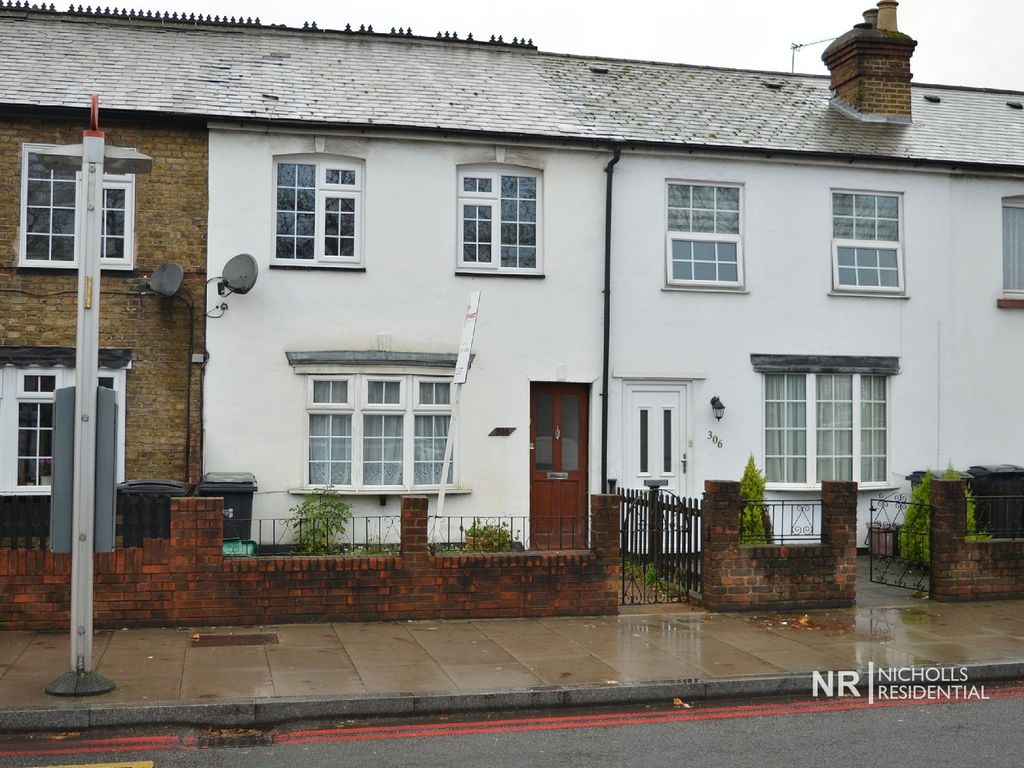 2 bed terraced house for sale in Hook Road, Chessington, Surrey. KT9, £375,000
